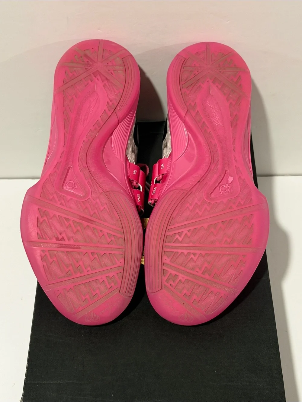 KD4 ‘Aunt Pearl’ Sz: 8.5 (HF9098-600) - USED